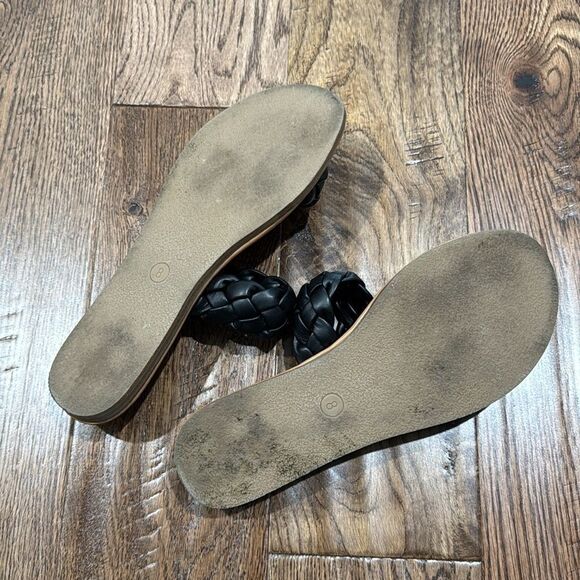A New Day Black sandals. Sz 8 - Picture 2 of 2